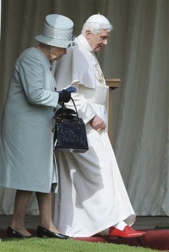 Benedict XVI & Queen II.jpg
